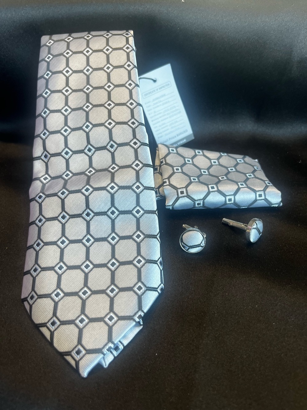Silver Geometric Tie Set with Pocket Square and Cufflinks